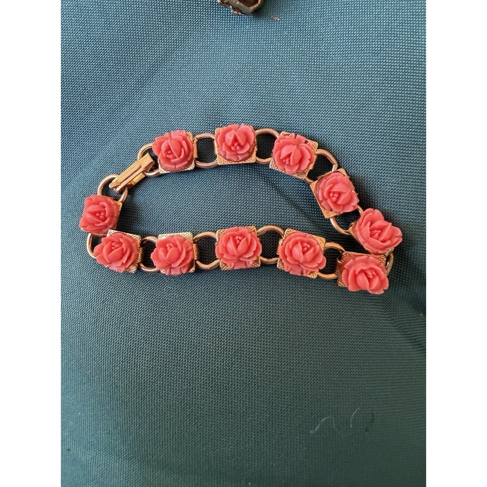 Vintage Rose Bracelet Coral Color Book Chain 7"